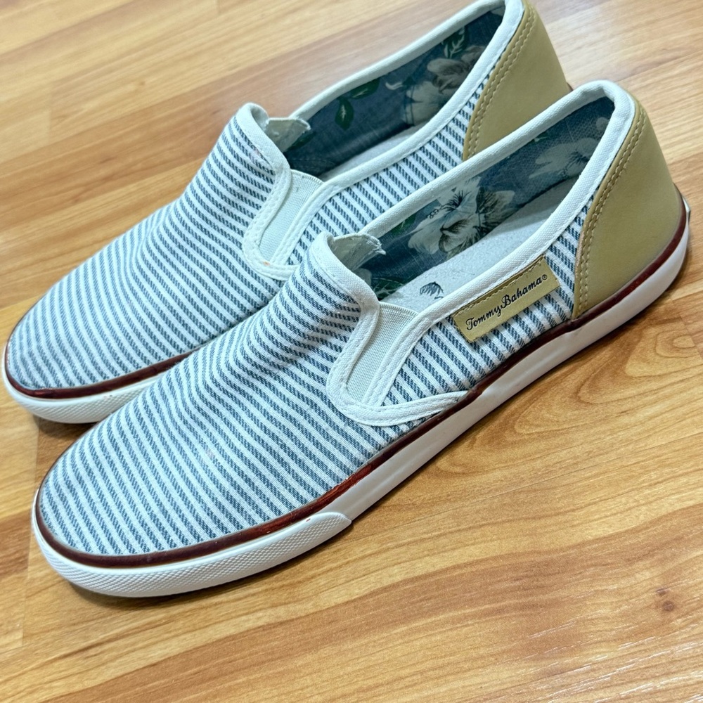 Tommy‎ Bahama Blue White Tan Women’s Slip-On Shoes Size 9.5